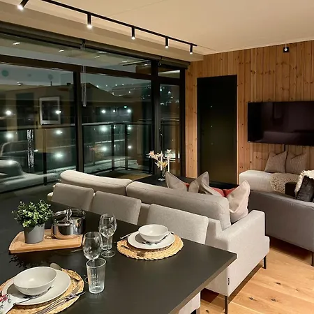 Highland I Pool I Sauna I Sleeps 6 Leilighet